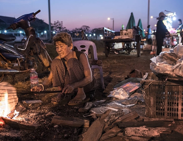 Krabbenchips auf dem Street-Food-Markt in Siem Reap